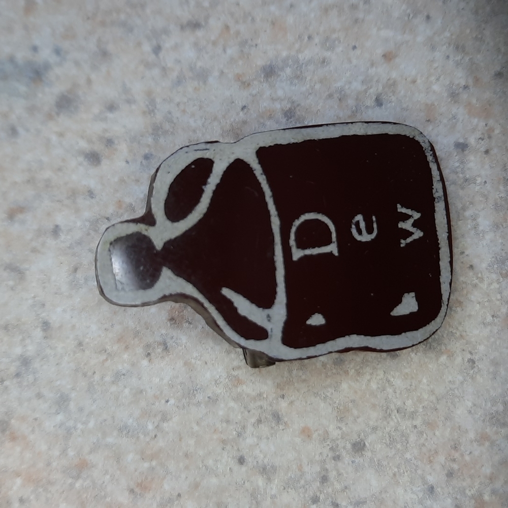 Vintage Mountain Dew pin